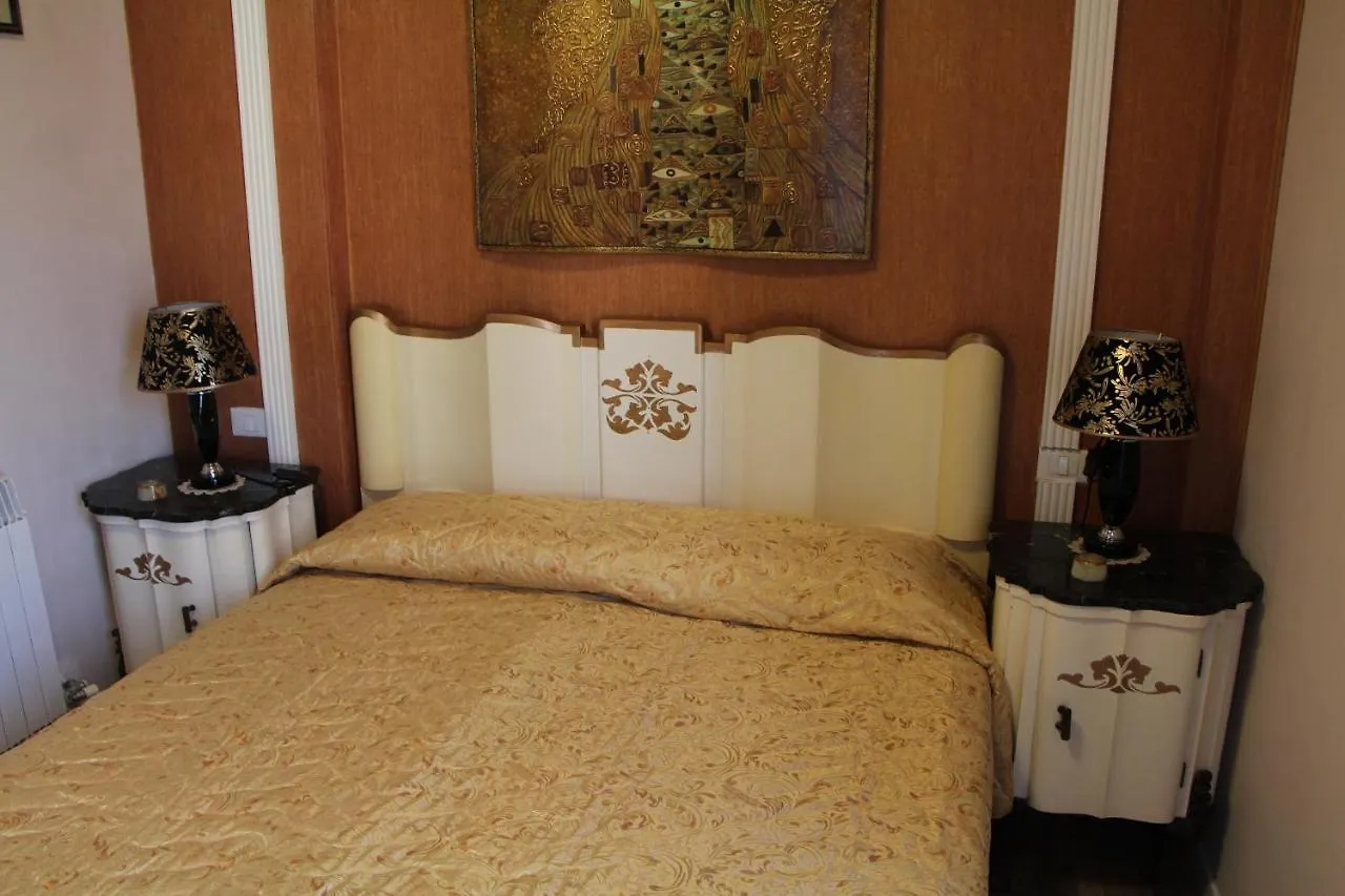 B&B Giorno E Notte Pisa 0*,  Italy
