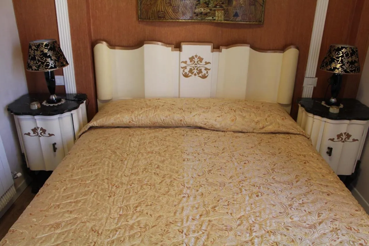 Apartment B&B Giorno E Notte Pisa Italy